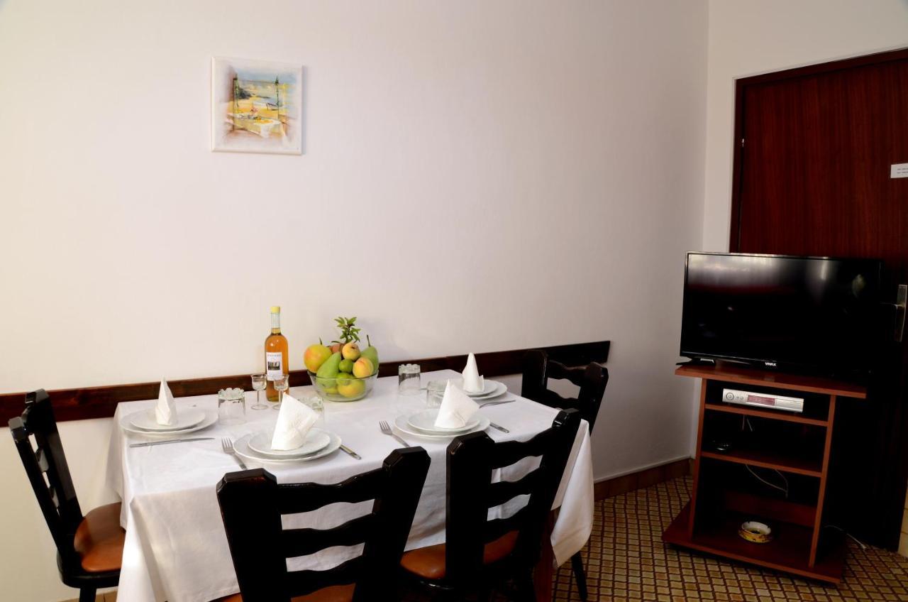 Dvosoban Apartman U Centru Grada Биоград-на-Мору Экстерьер фото