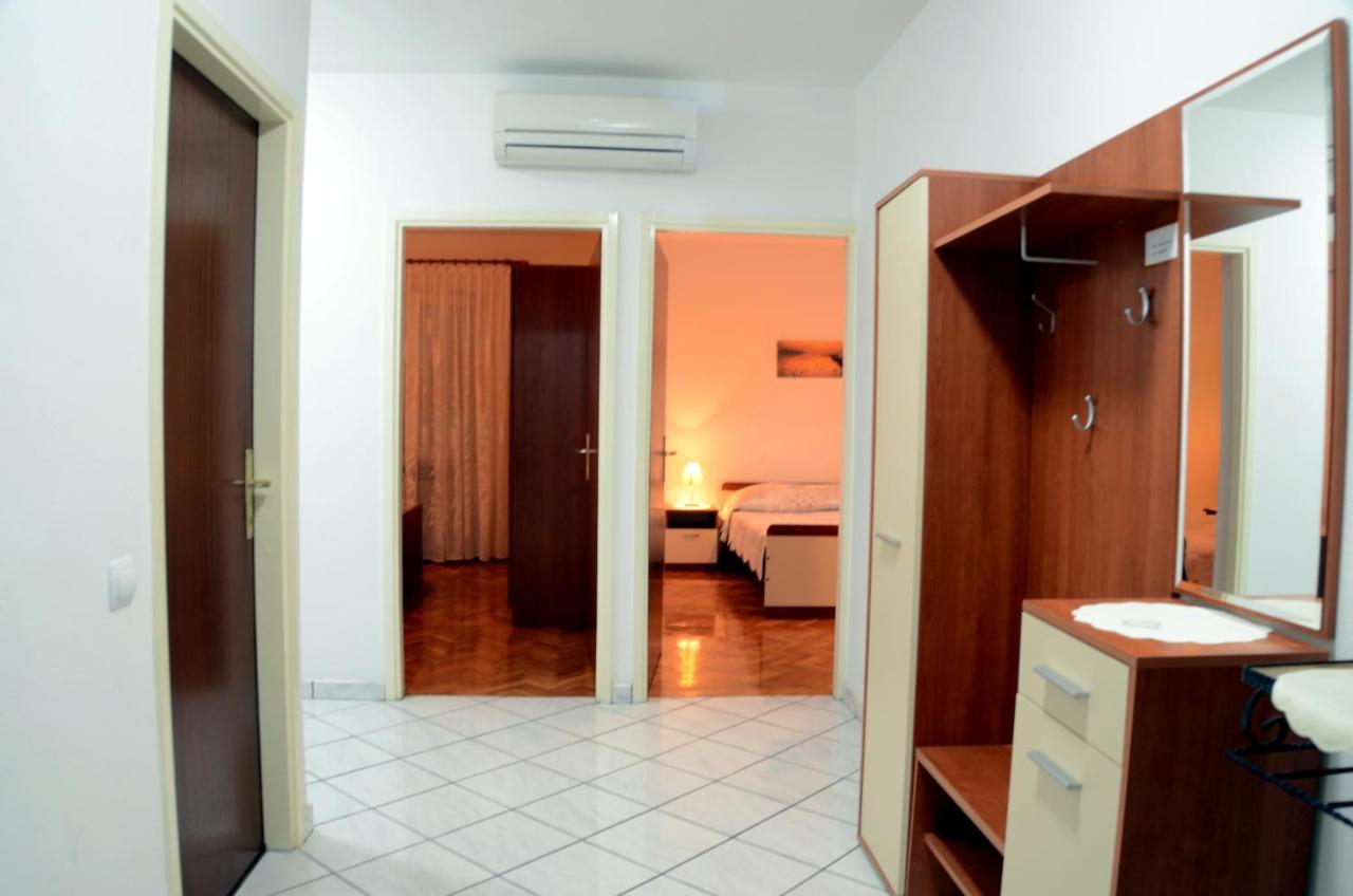 Dvosoban Apartman U Centru Grada Биоград-на-Мору Экстерьер фото