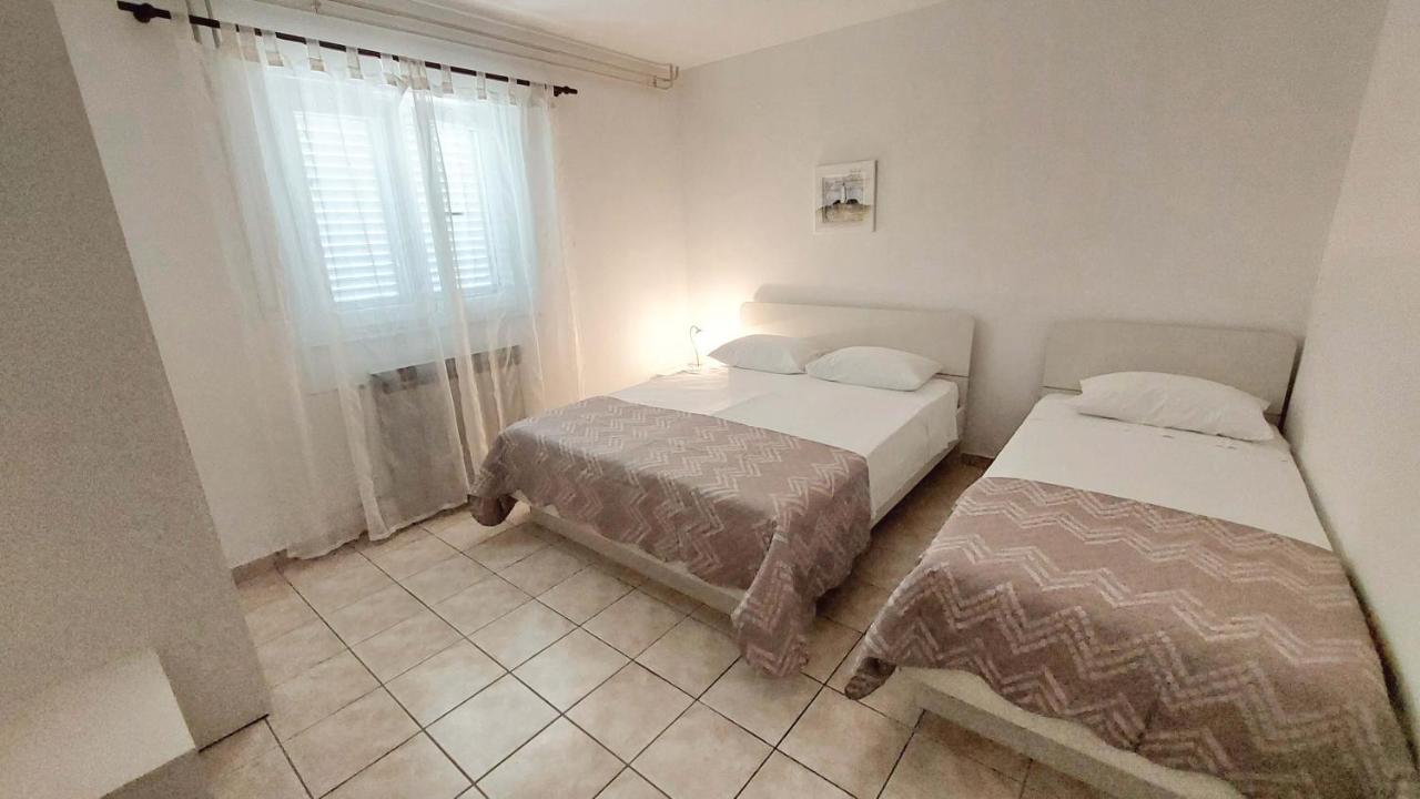 Dvosoban Apartman U Centru Grada Биоград-на-Мору Экстерьер фото